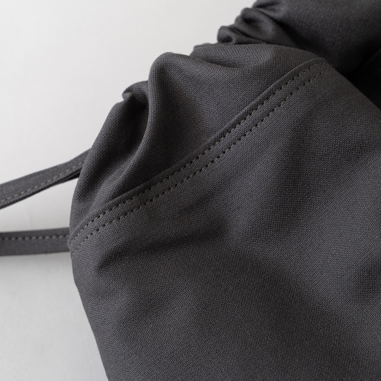 Flat Gather Bag チャコールグレー