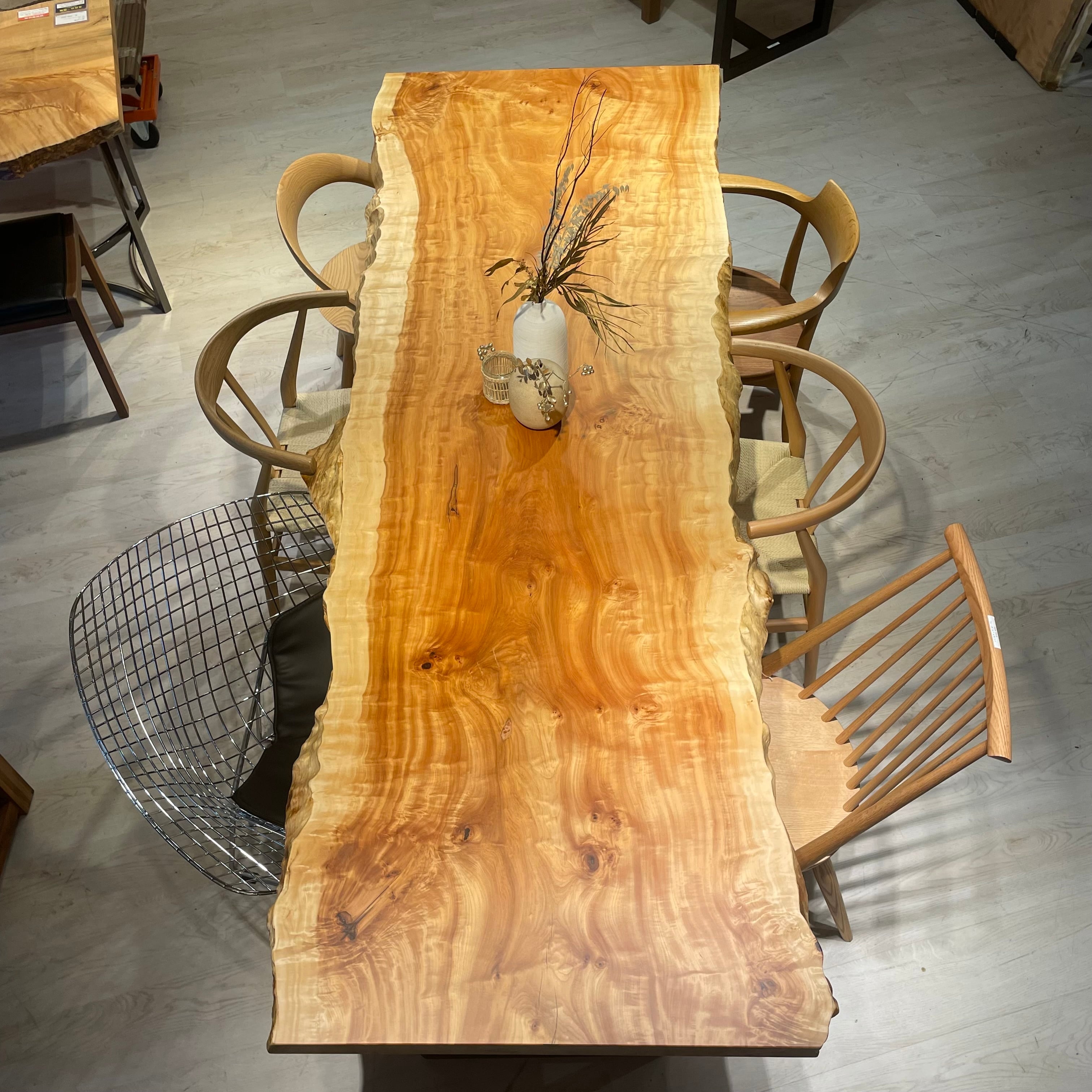 Premium】栃（トチ）_2520×750-920×55_青山店_テーブル天板/一枚板