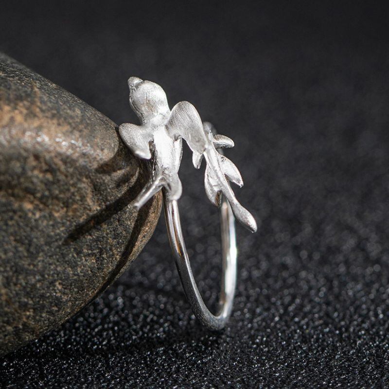 つばめのリング - 鳥の姿を見事に捉えたデザイン R363 | Vary