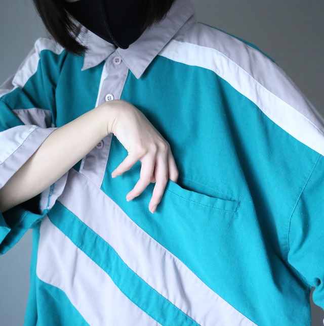 XXXL super over silhouette switching design turquoise blue pullover
