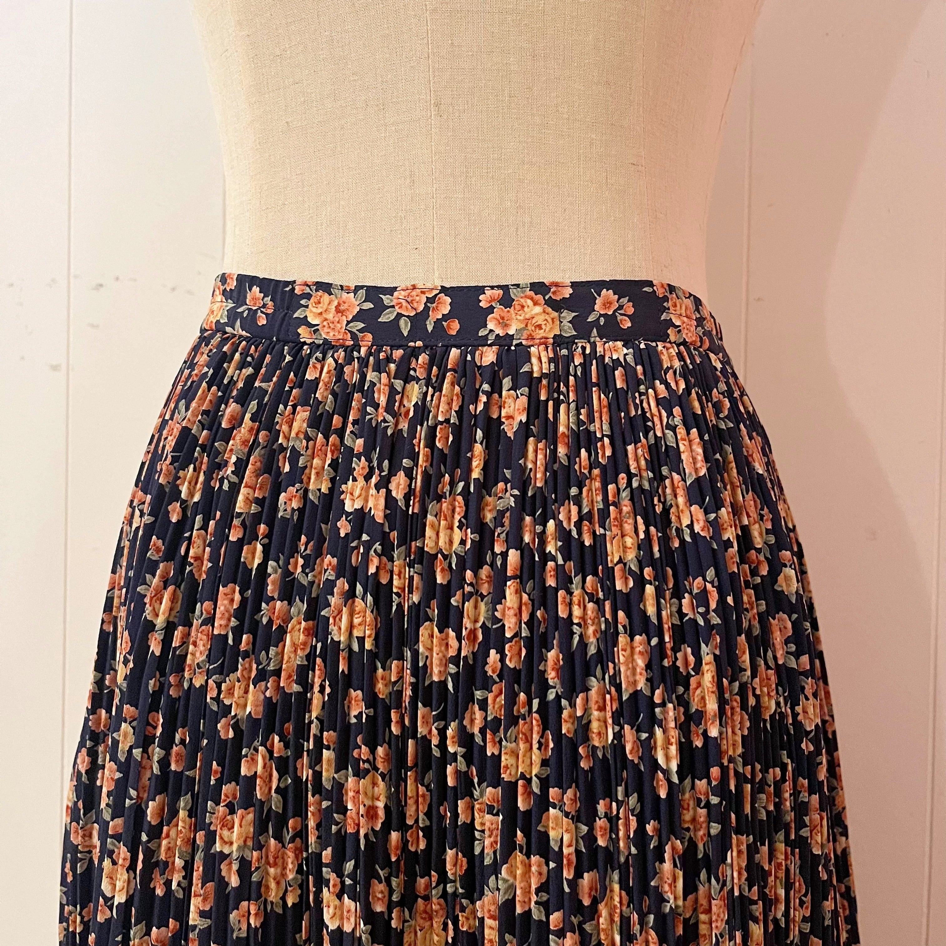 orange mini rose pleats skirt