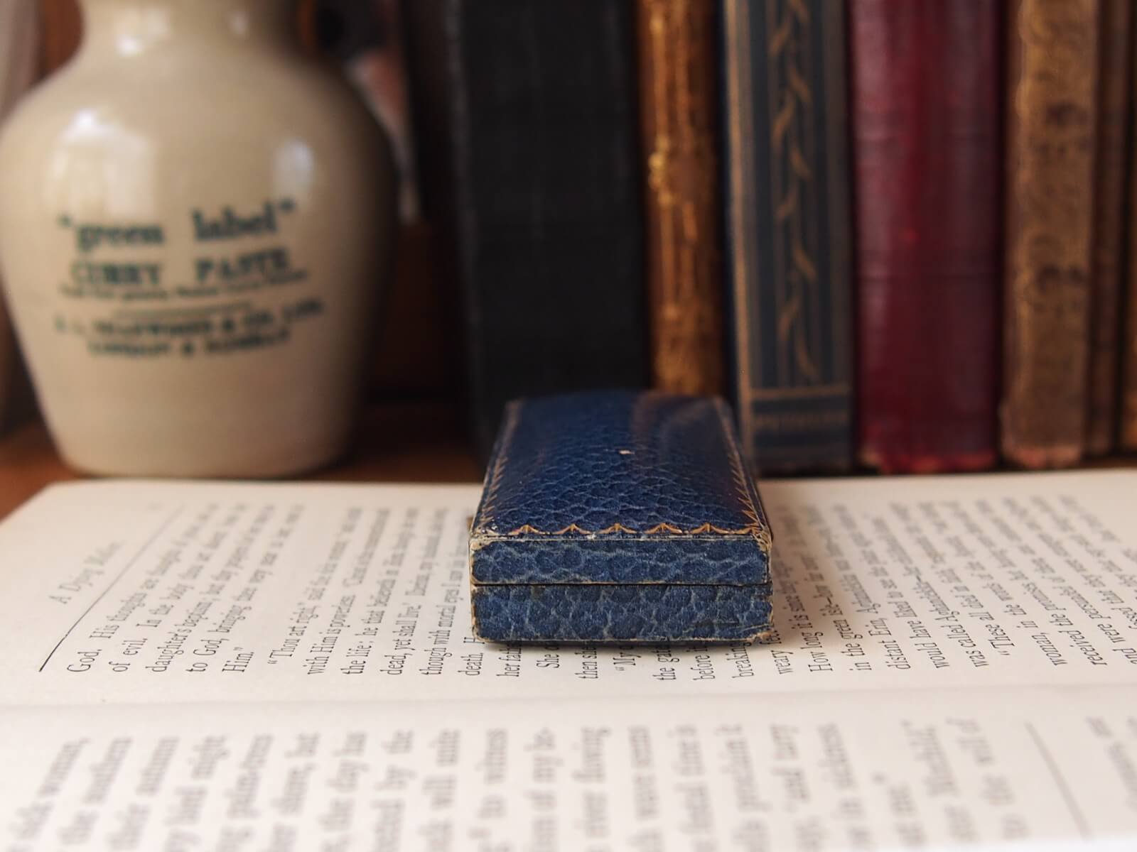 英国アンティークブローチケース＊イギリス イギリスアンティーク ブローチケース ジュエリーケース | Bonny Bee