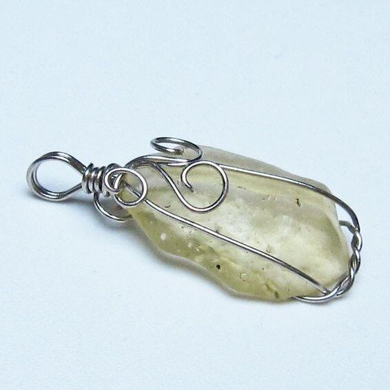 リビアングラス ペンダント 一点物 メール便可 112-13710