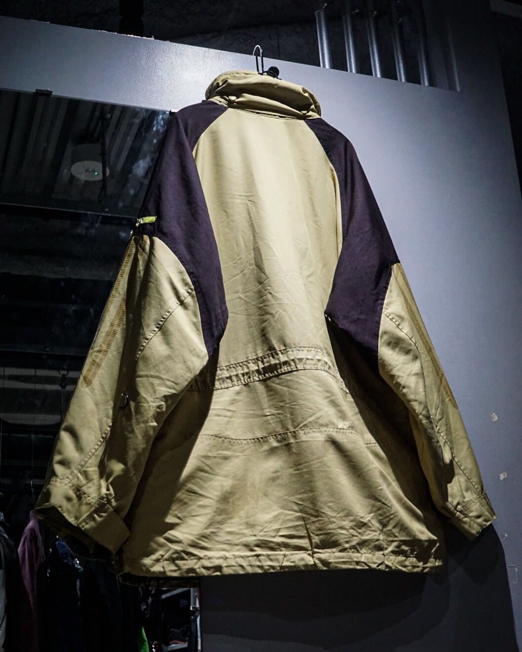 add (C) vintage】90's “adidas Adventure” Technical Mountain Jacket