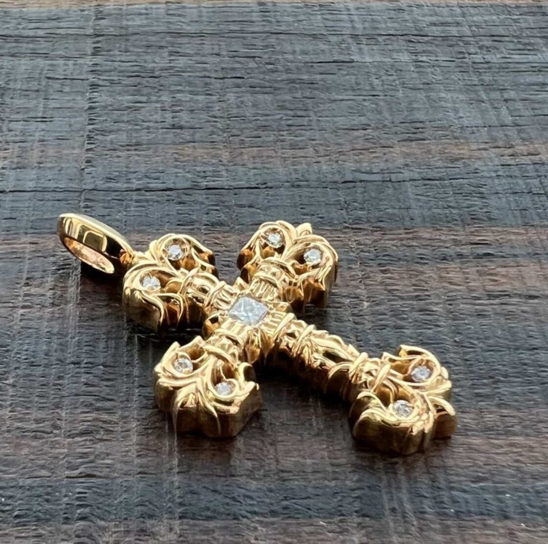 CHROME HEARTS クロムハーツ タイニーフィリグリークロス パヴェ  