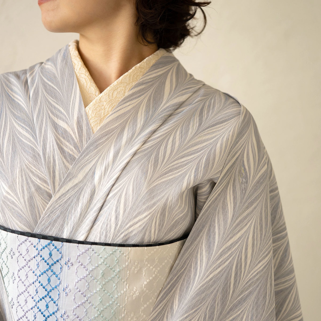 「霜羽(しもば)」矢羽柄〜洗えるきもの(シルジェリー格子柄)〜