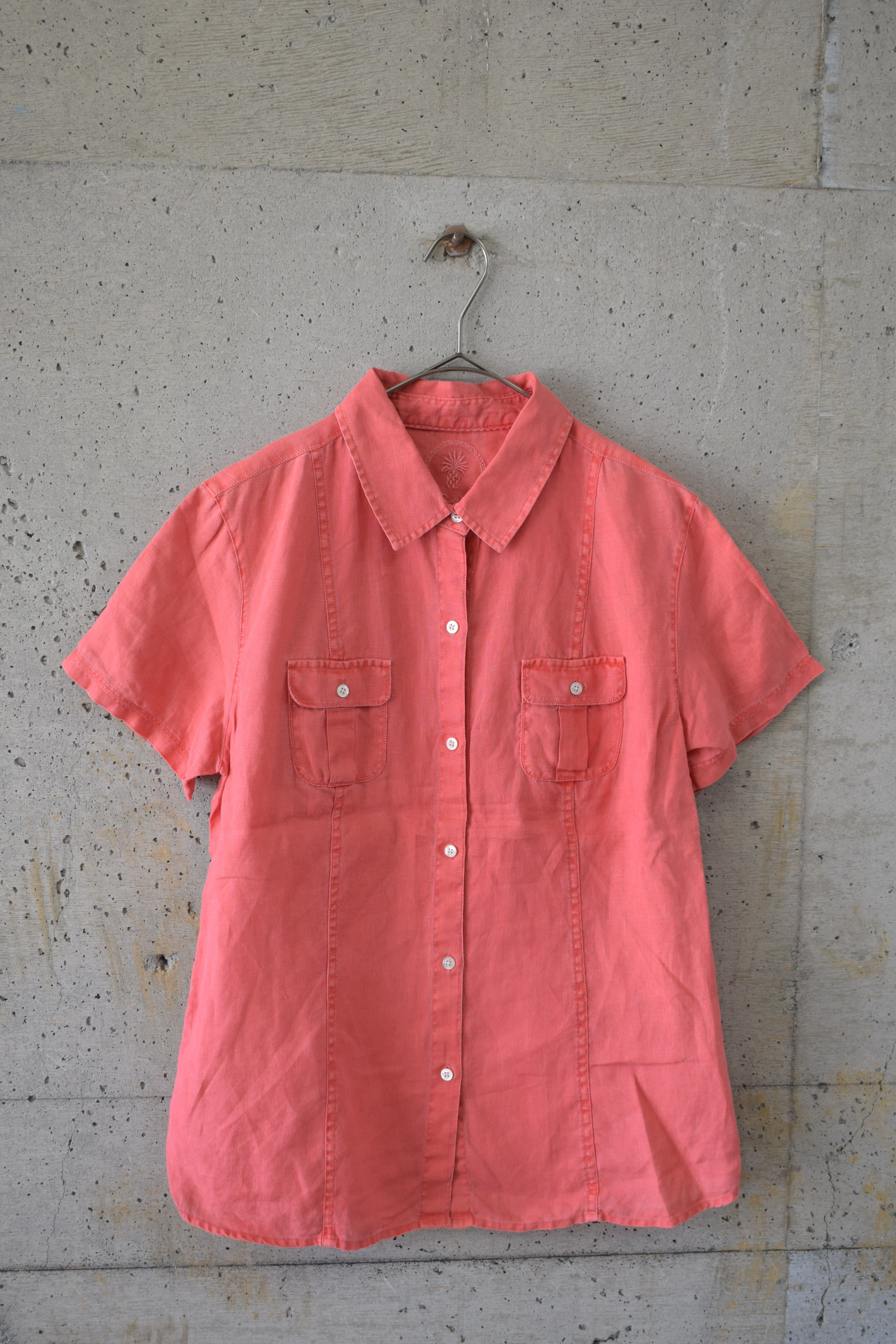 Red linen short-sleeved shirt