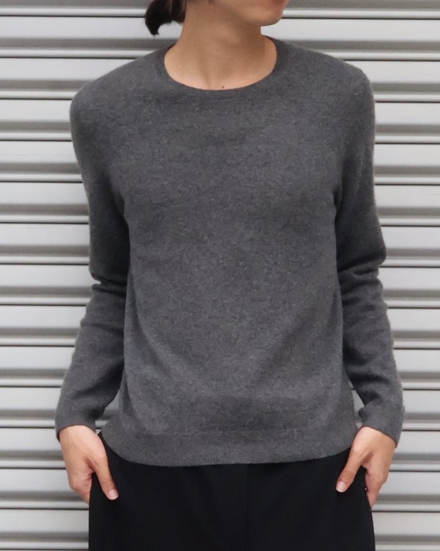 round-neck cashmere knit