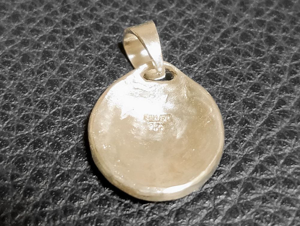 菊花の彫金 ペンダントトップ | 手彫り工房