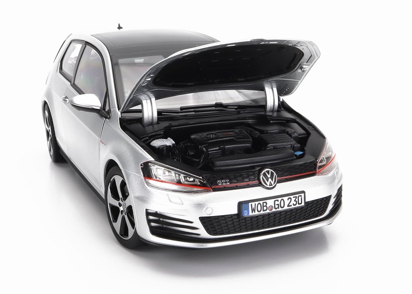 1/18フォルクスワーゲンゴルフ7GTIホワイトディーラー正規品