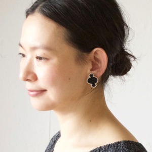 【取り寄せのみ】tamas(タマス)イヤリング&ピアス「Bacchus / Black」