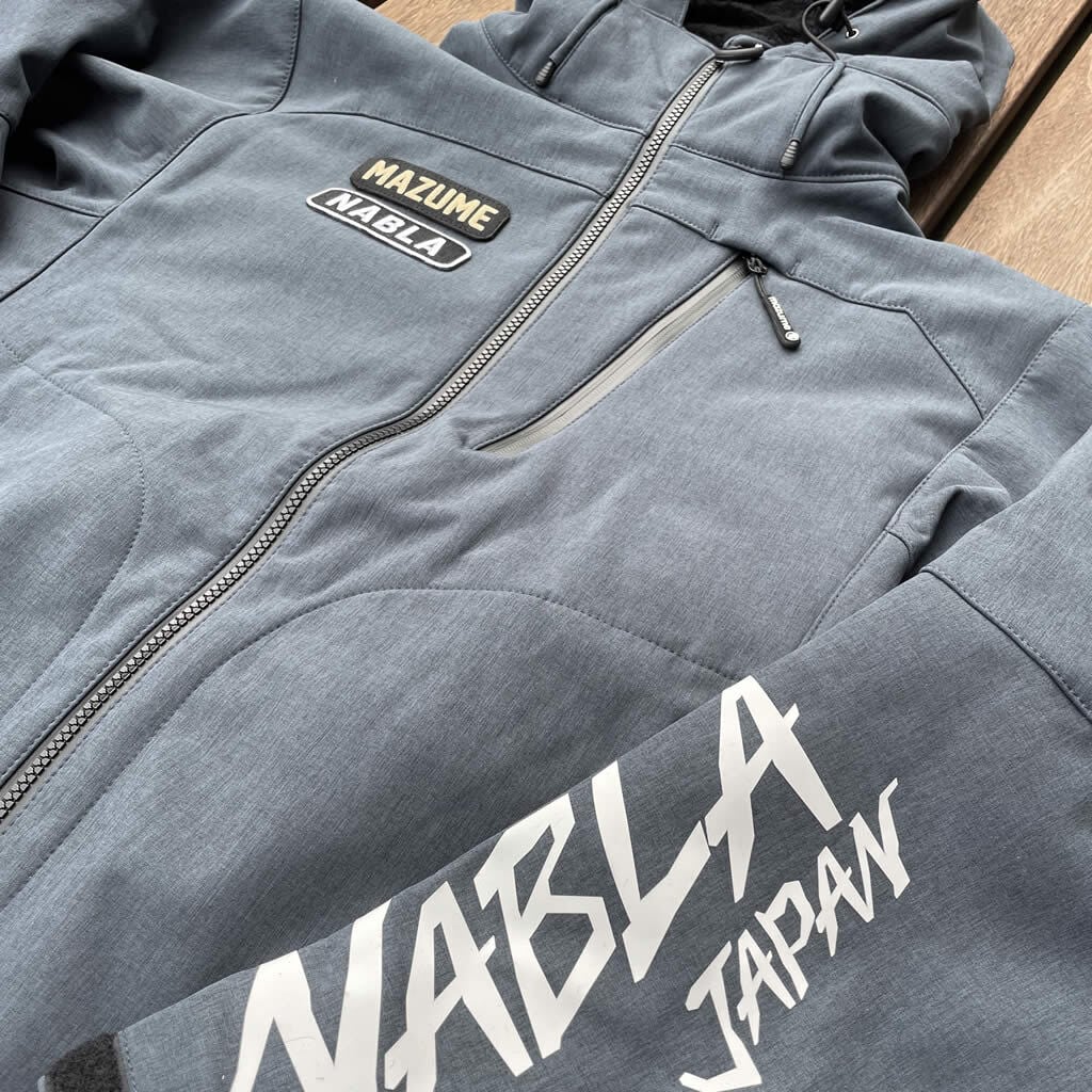 mazume×NABLAJAPANウインドカットジャケット2023 チャコール mazume×NABLAJAPANウインドカットジャケット2023 チャコール