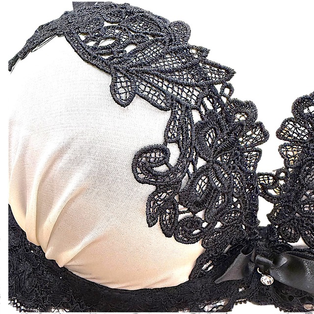 k-EF【5015 ホワイト】大きめ胸美整レースブラ