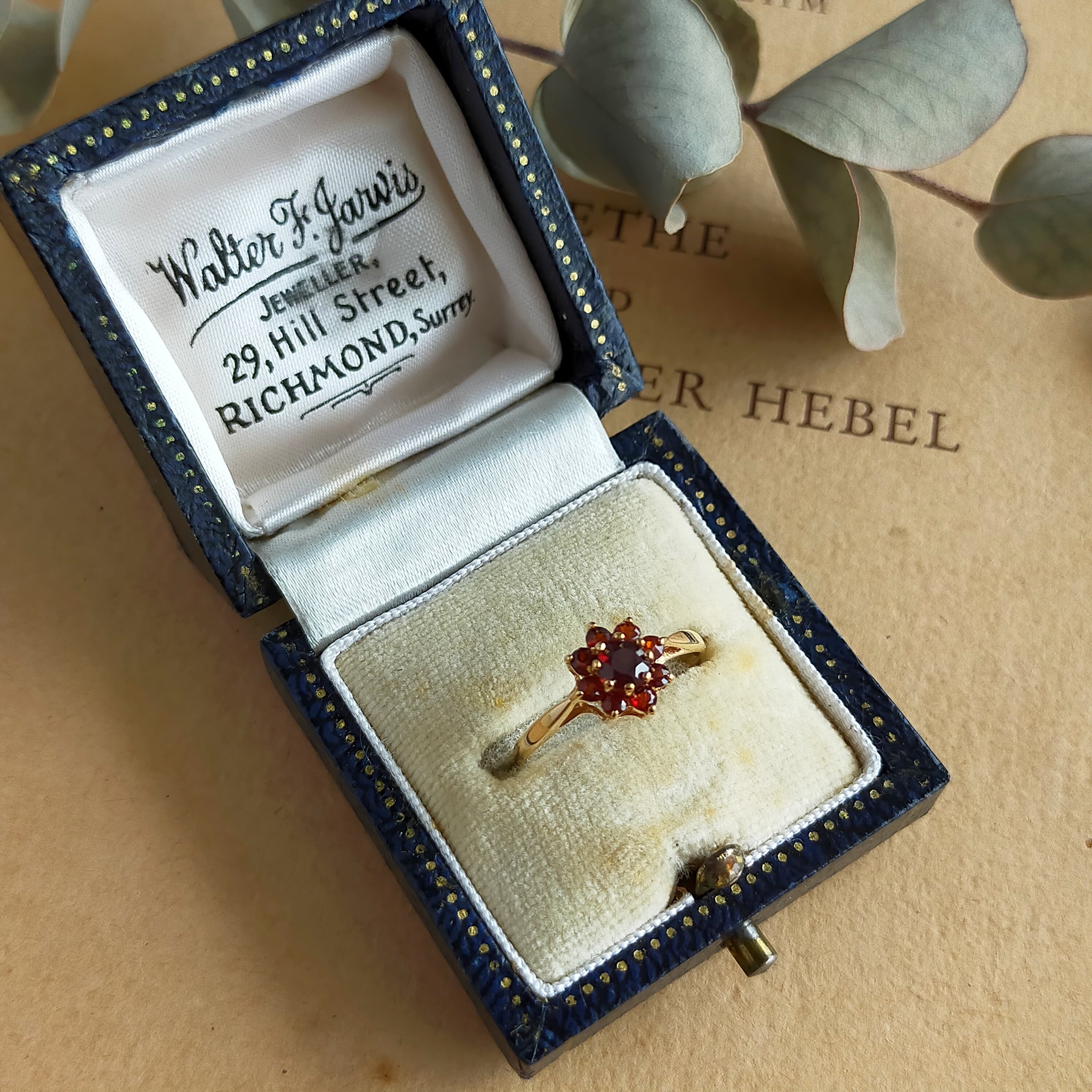 英国 1970年 ヴィンテージ ガーネット 9kゴールド フラワーリング