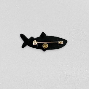 シャーク／Shark ブローチM