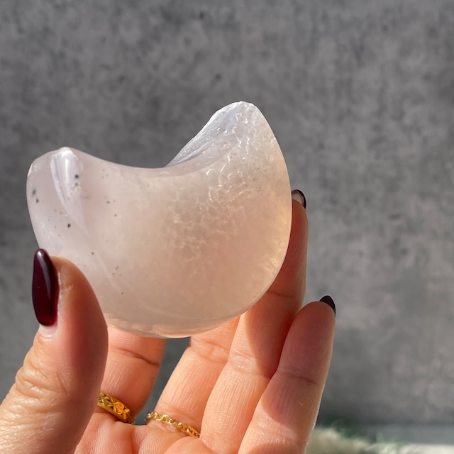 ブラジル産 アゲートムーン｜ジオード構造・透明感のある瑪瑙／UV反応あり