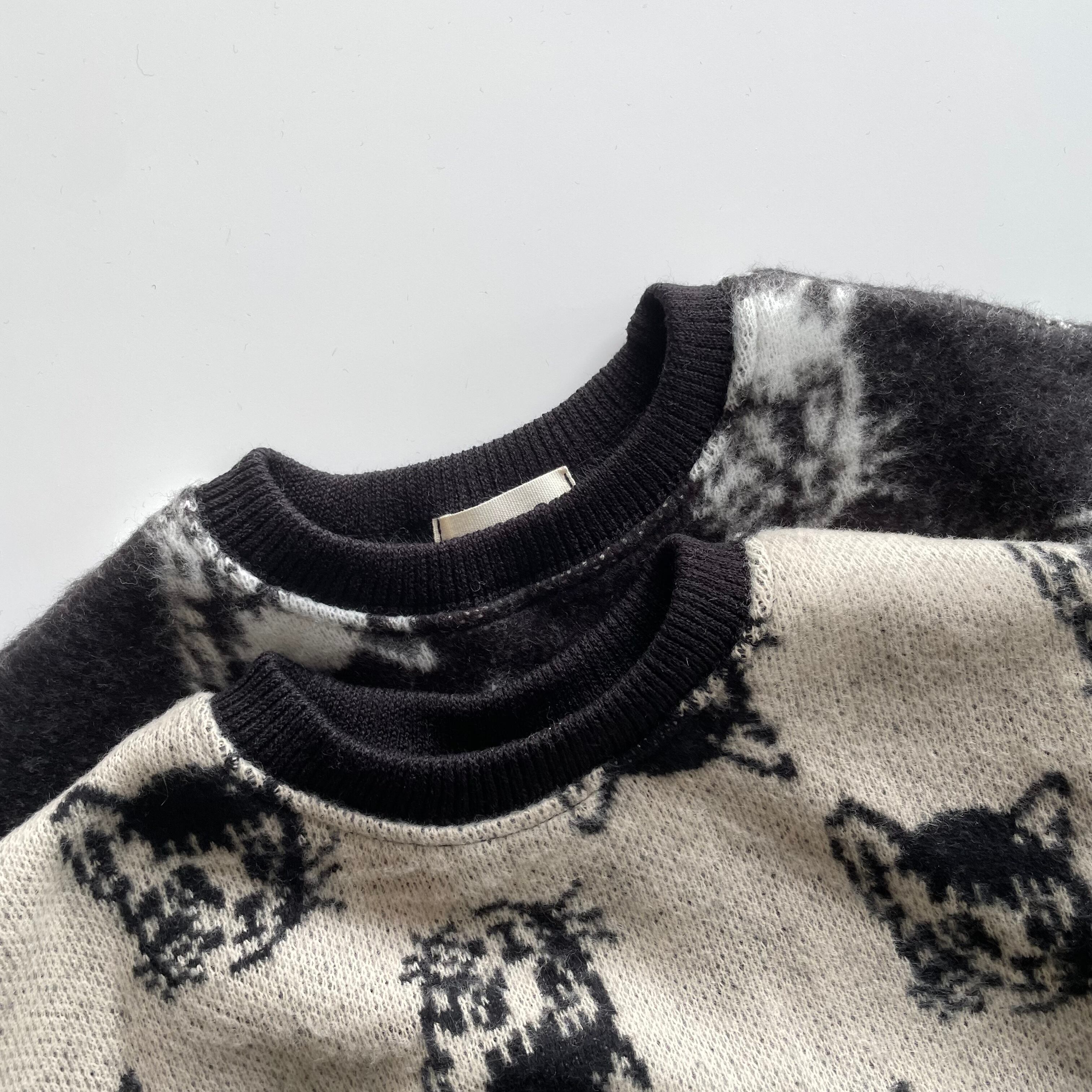 【NO.681】cat sweater ( Jr.size )