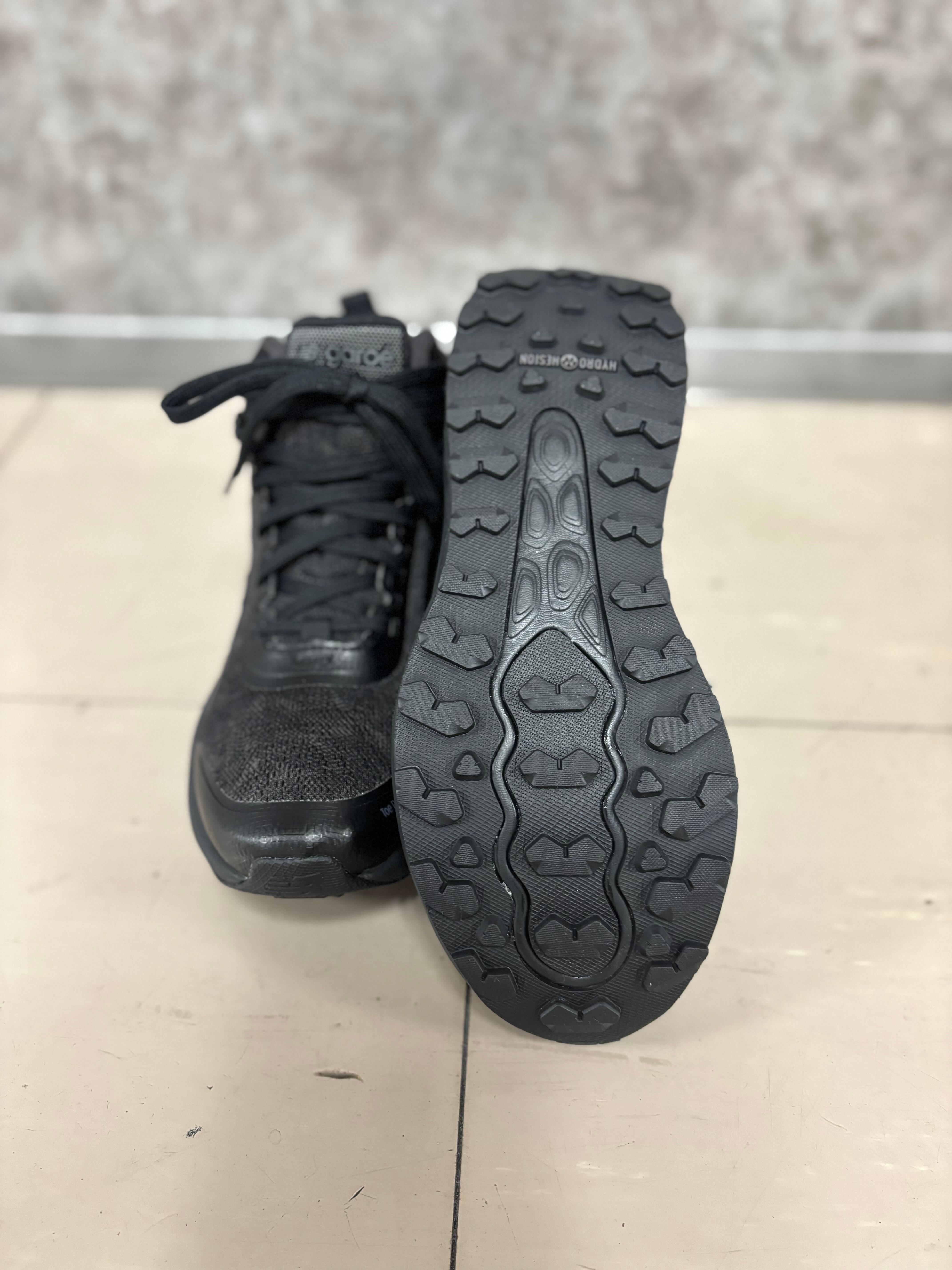 登山用品 New Balance Fresh Foam GAROE GORE-TEX new balance Fresh Foam X Garoé Hiker GORE-TEX® ブラック | IHOUJIN