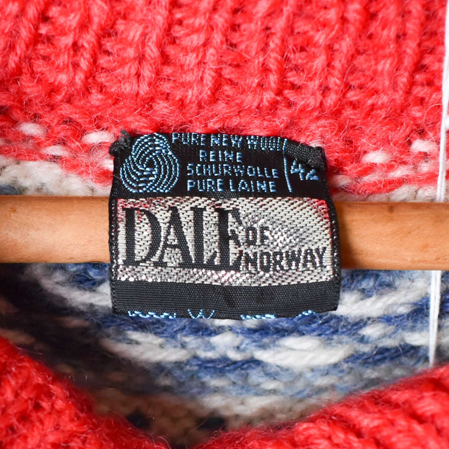 [USED] made in NORWAY Nordic knit cardigan red