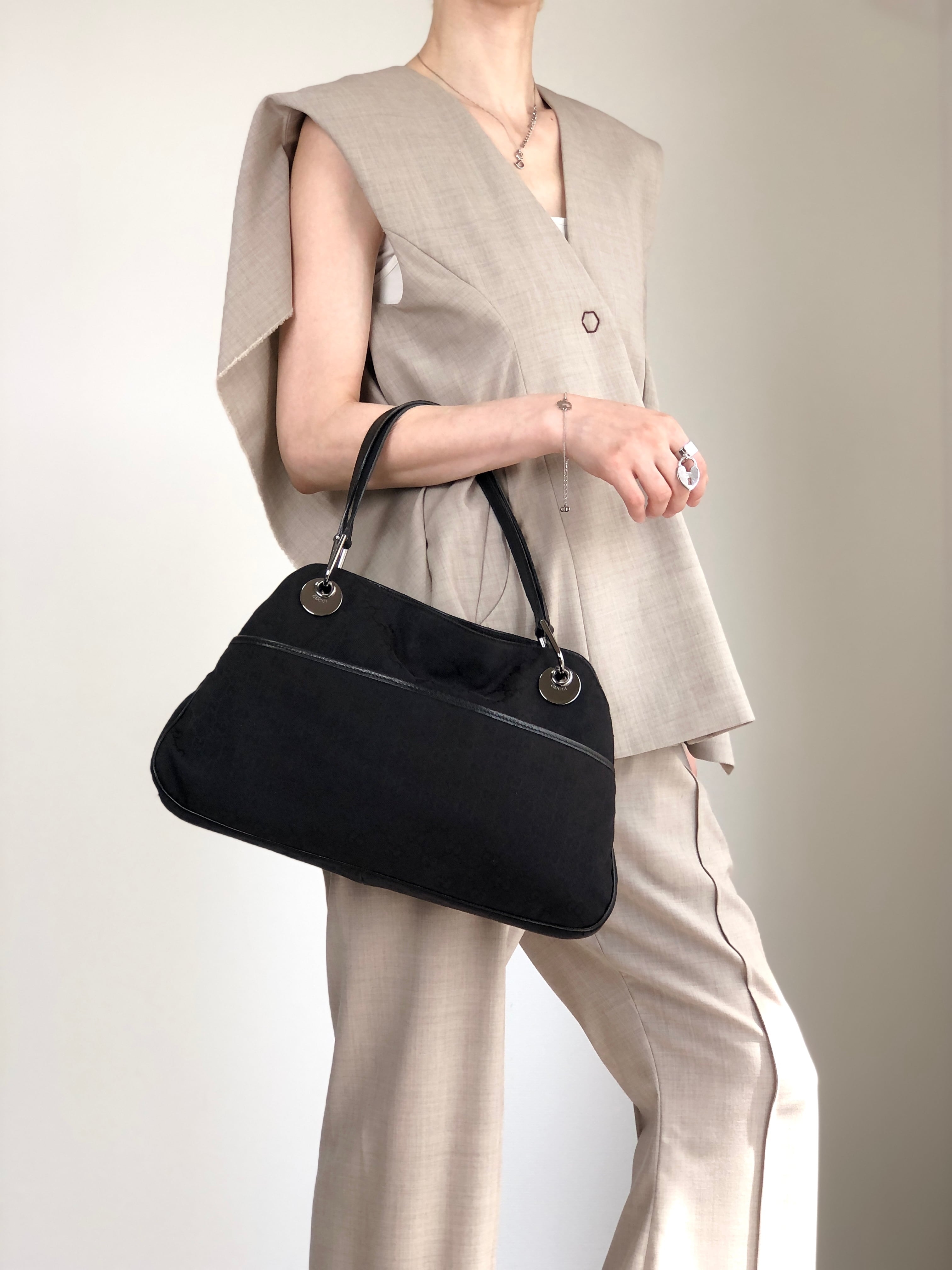 GUCCI グッチ ヴィンテージ クラッチバッグ ハラコ 黒 GUCCI グッチ GGモチーフ サテン クラッチバッグ ブラック vintage