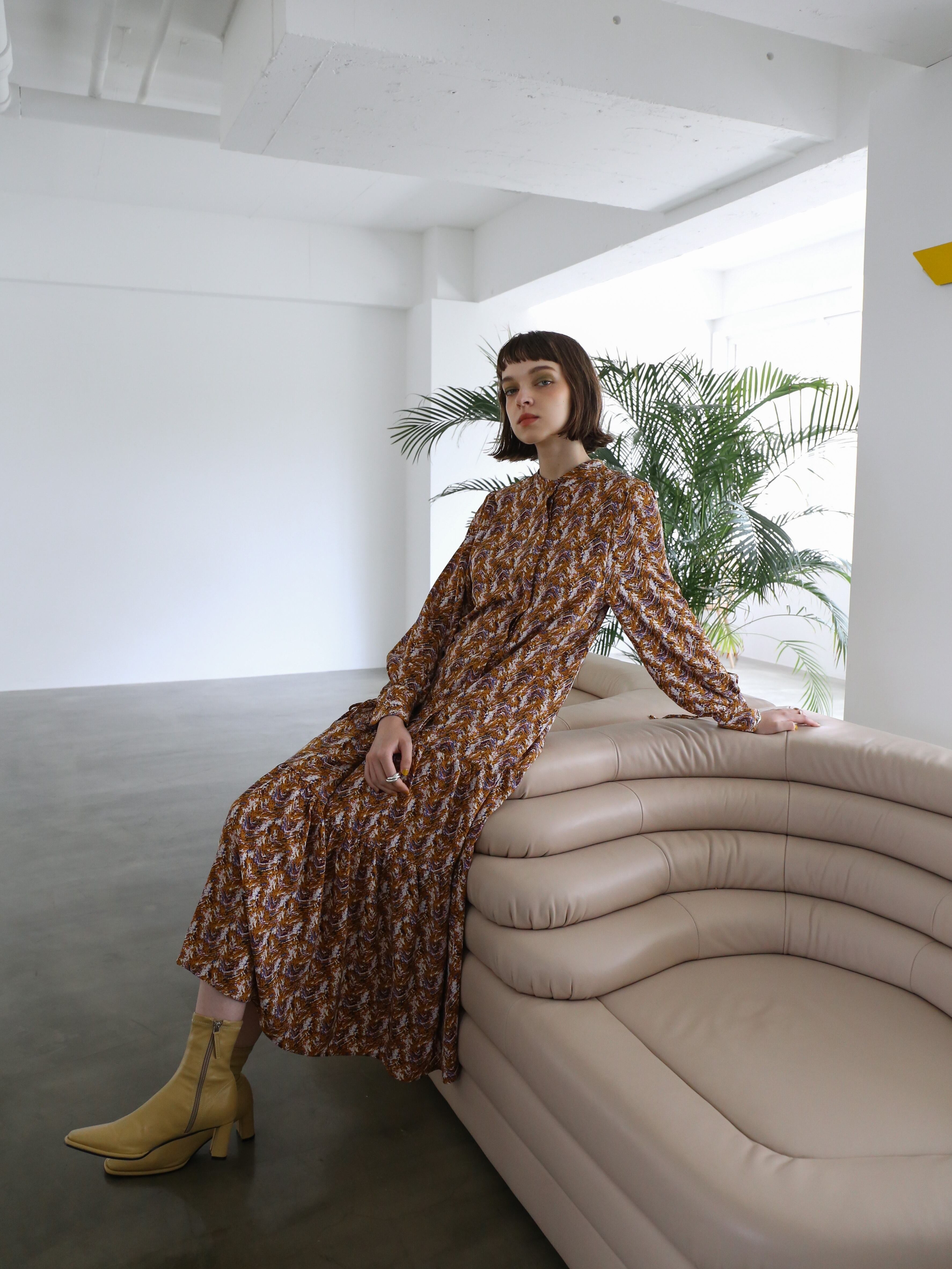 band collar tiered onepiece（brown） Cara by Katrin TOKYO