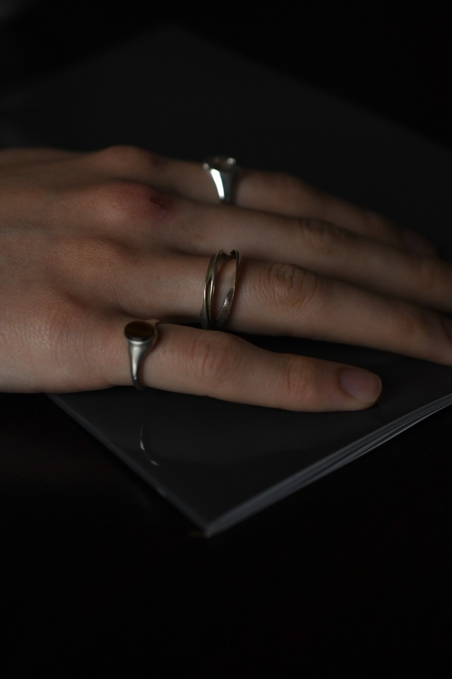 OVAL GIMMEL RING