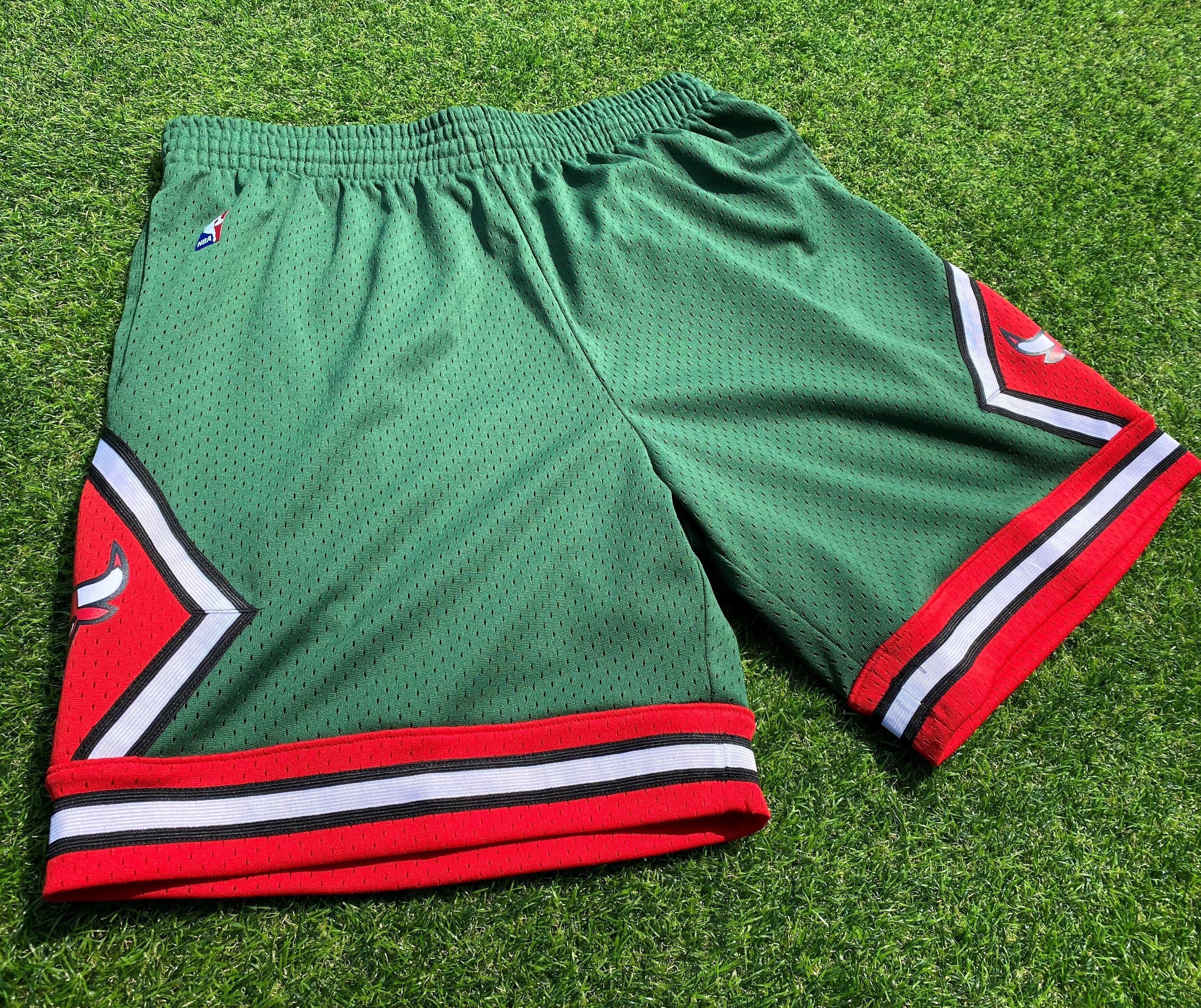 Mitchell&ness シカゴブルズ スウィングマンショーツ XL