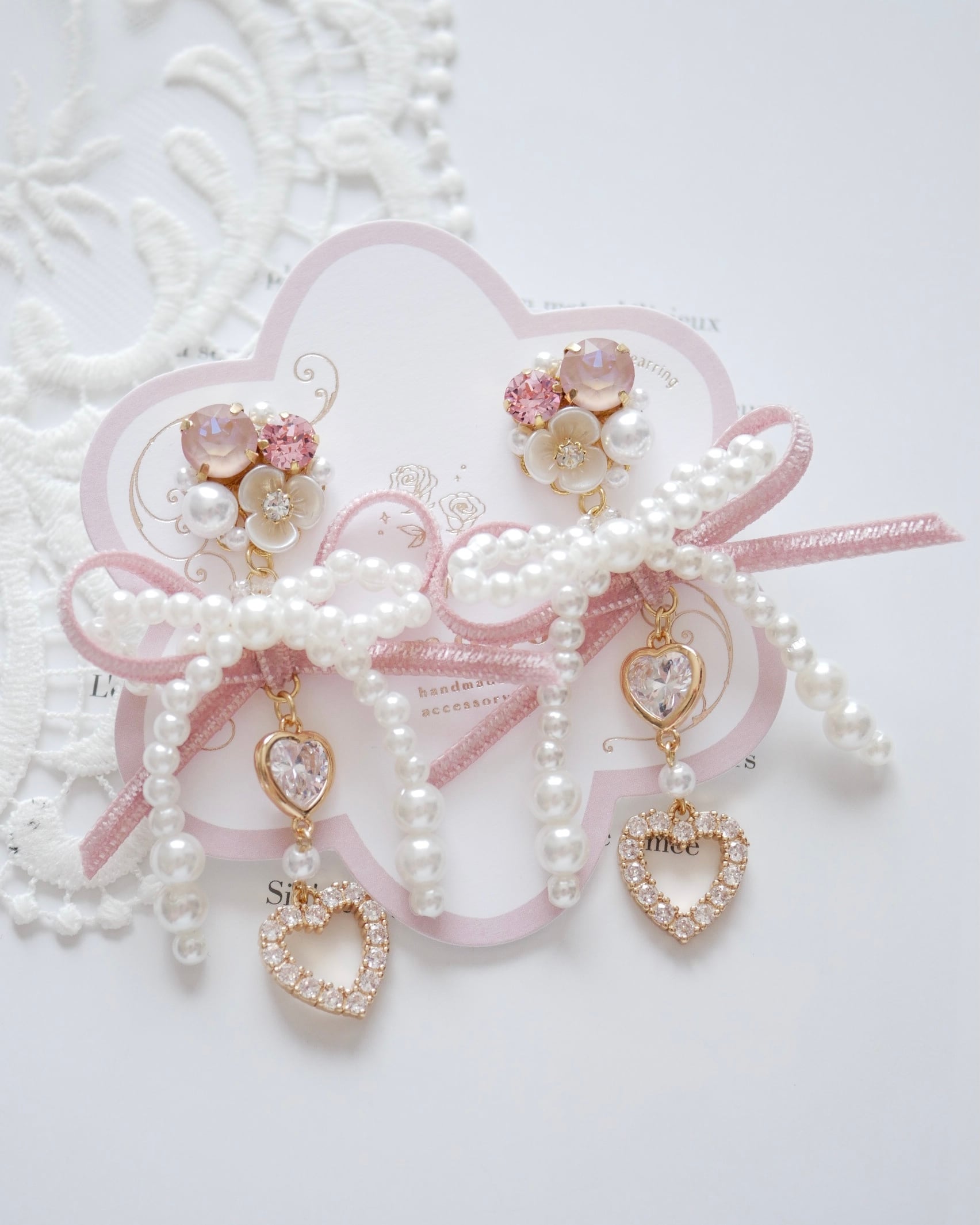 147 クリスタルビジューダブルリボンピアス/イヤリング | Amooo