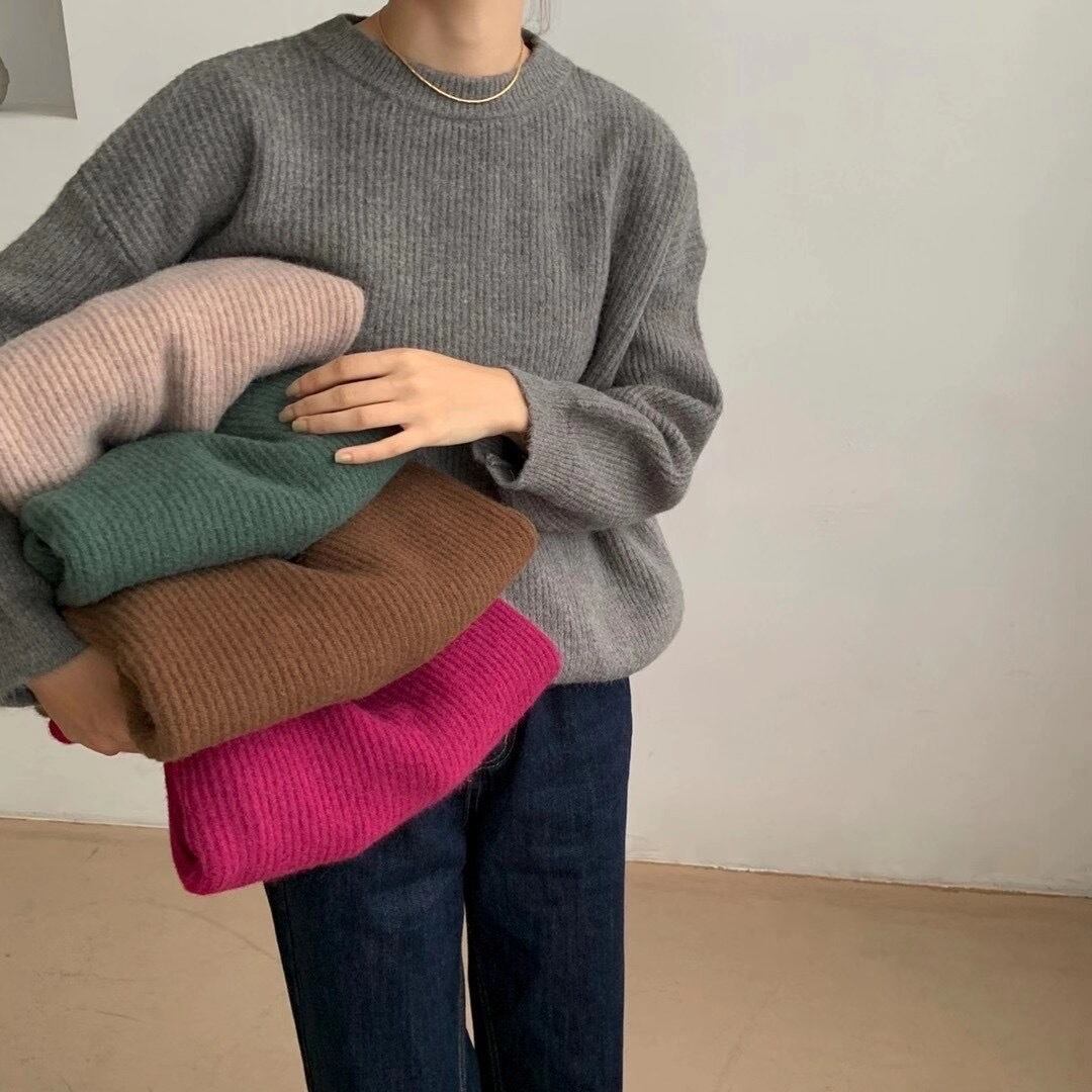 ラウンドネックリブニット