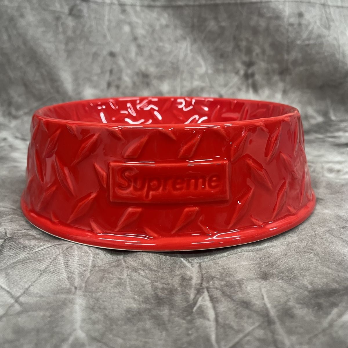 23SS Supreme  Diamond Plate Dog Bowl