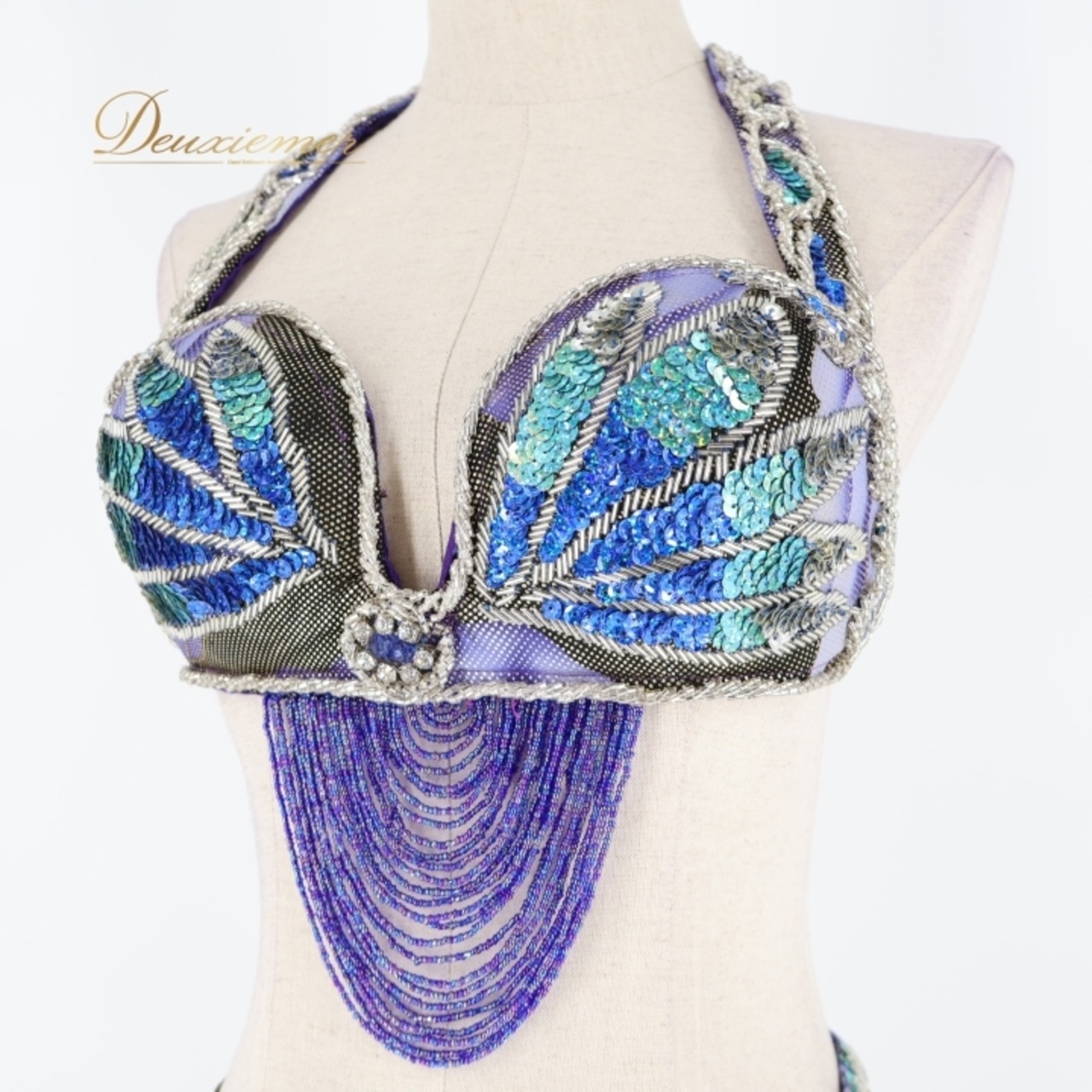 ベリーダンス オリエンタル 衣装 上下セット パープル系 トップス スカート アーム飾り 腕飾り 頭飾り 紫 青 スパンコール ビーズ 鮮やか 華やか 装飾 豪華 ダンス衣装 キラキラ イベント ステージ ブルー系 シルバー系