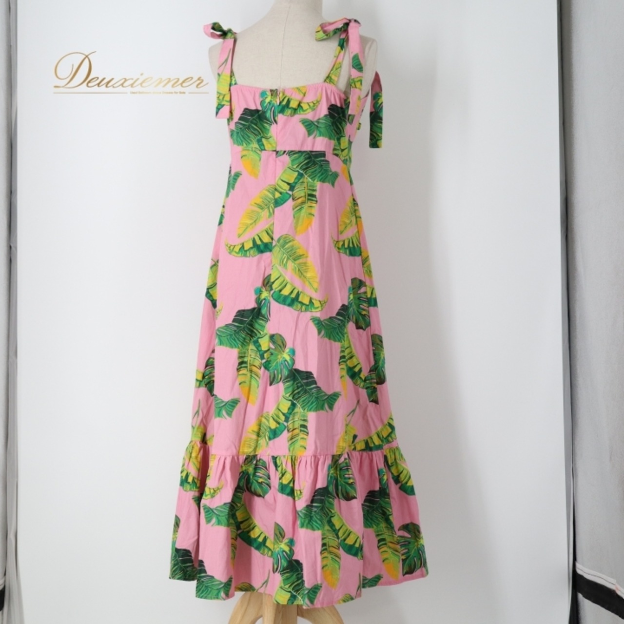 フラダンス 衣装 ワンピース ドレス ピンク系 モンステラ柄 ハワイアンプリント 植物柄 リボン キャミソール フレア アロハ フラ ダンス レッスン 練習 華やか 鮮やか かわいい おしゃれ 上品 グリーン系 イエロー系 ピンク 緑 黄 フラダンスワンピース ドレススタイル カジュアル エレガント レディース 軽やか