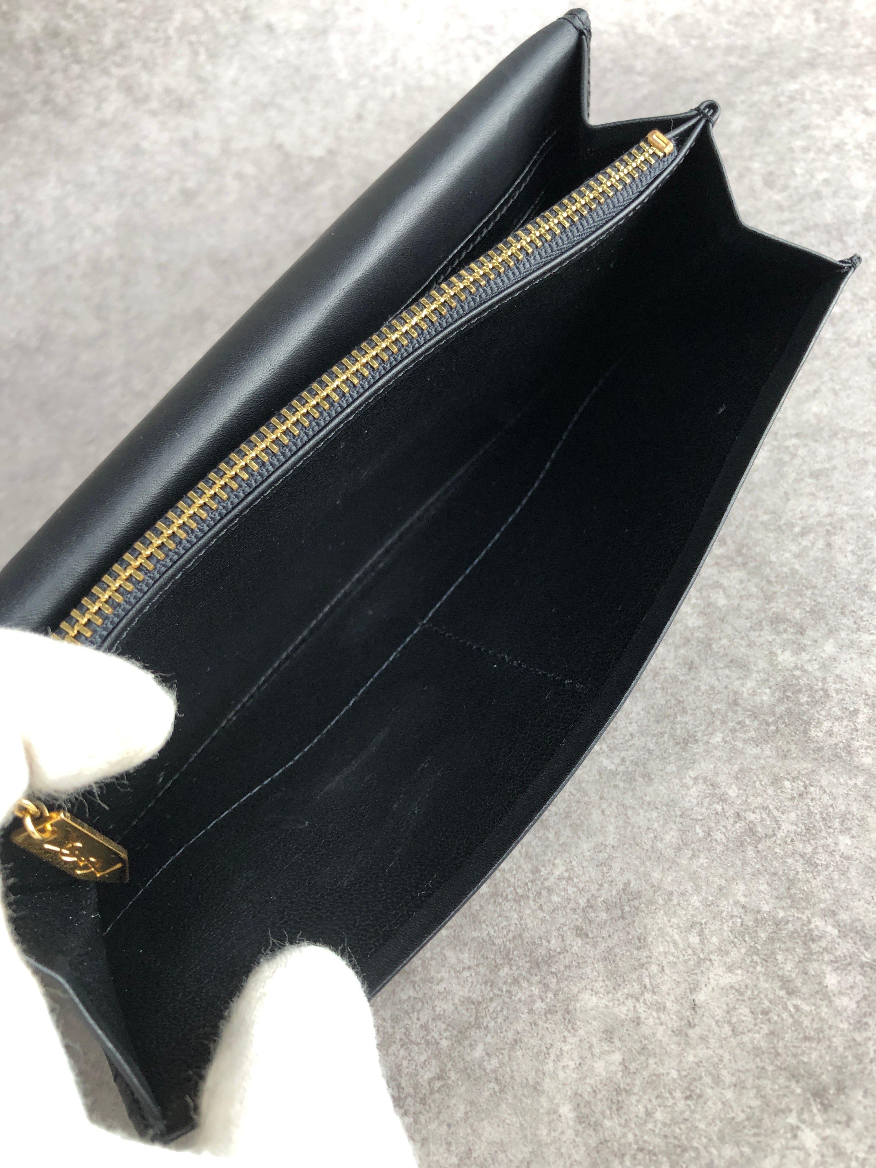Yves Saint Laurent イヴ・サンローラン 財布 ブラック YSL レザー 長