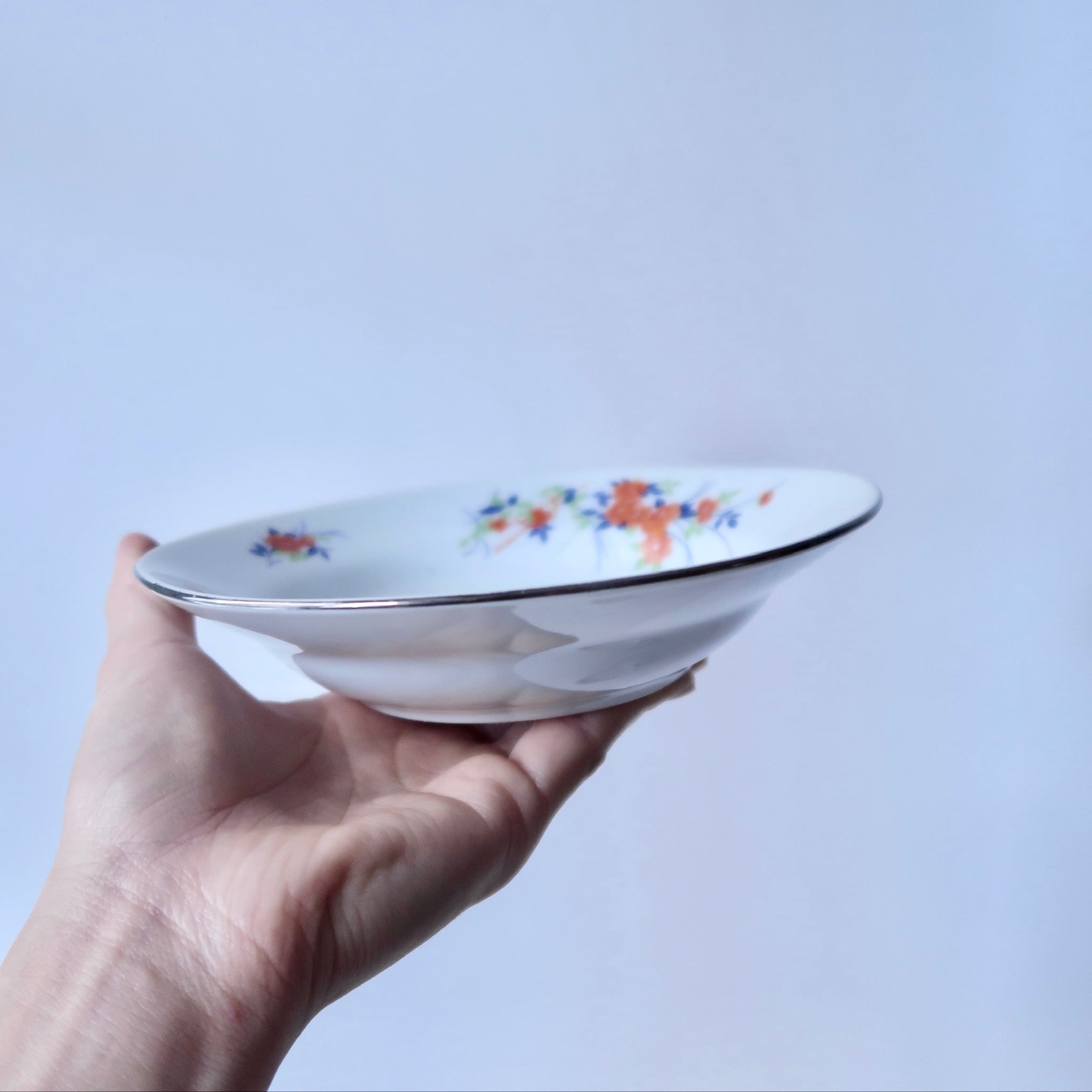 台湾食器】オレンジとブルーのお花 深皿 | SUISUI