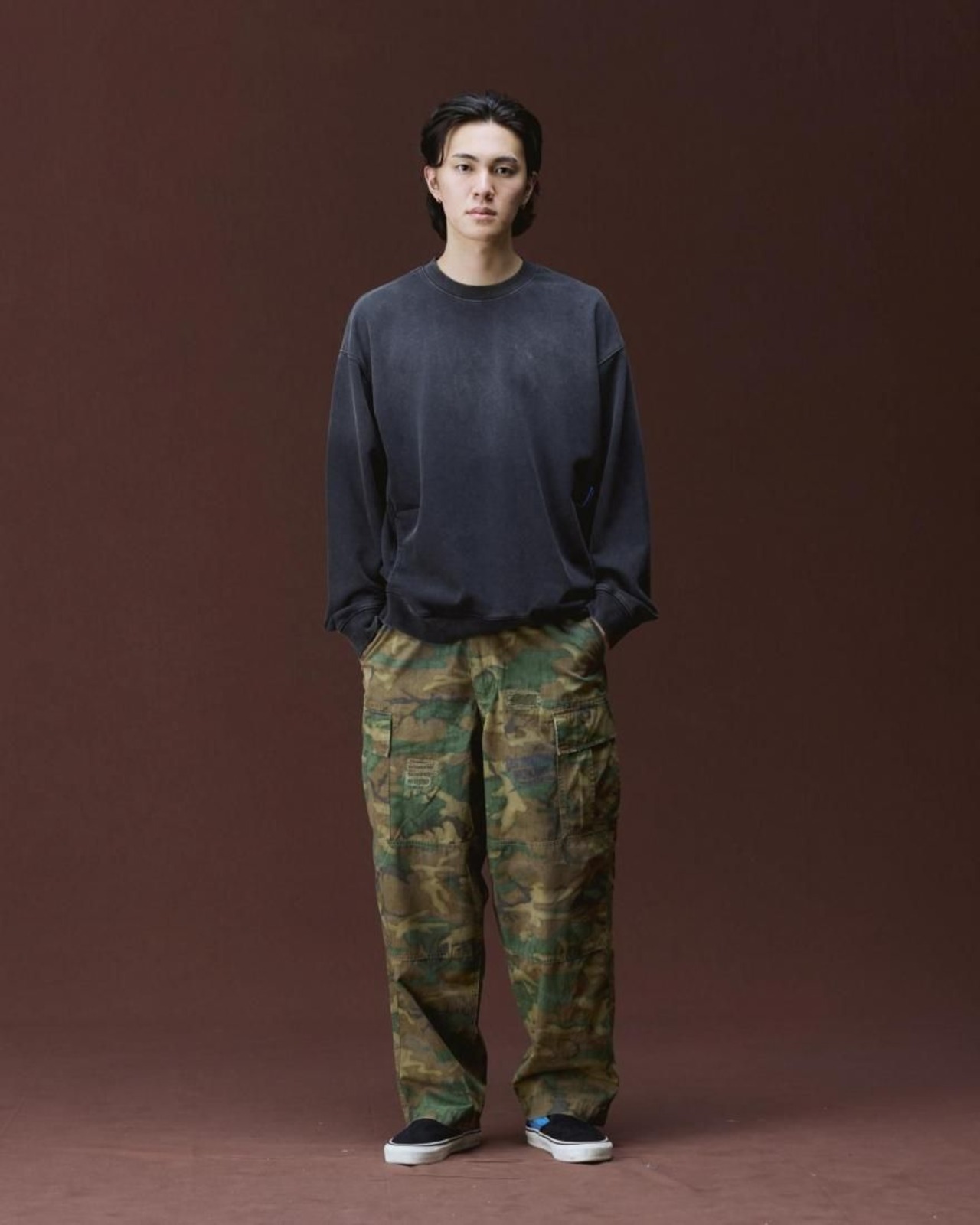 【 Liberaiders 】GARMENT DYED CREWNECK