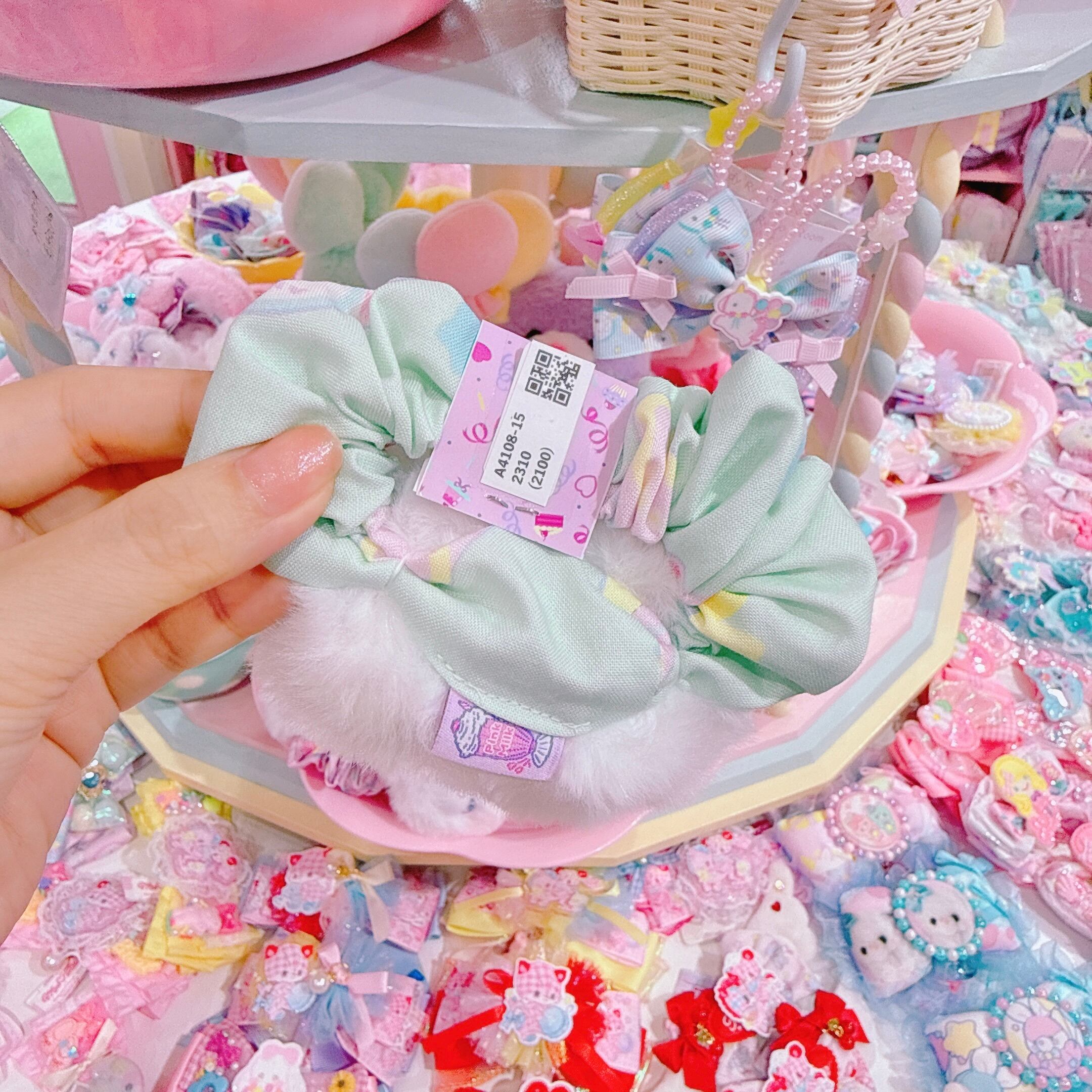 【A4】108-15ぬいぐるみ付きシュシュ