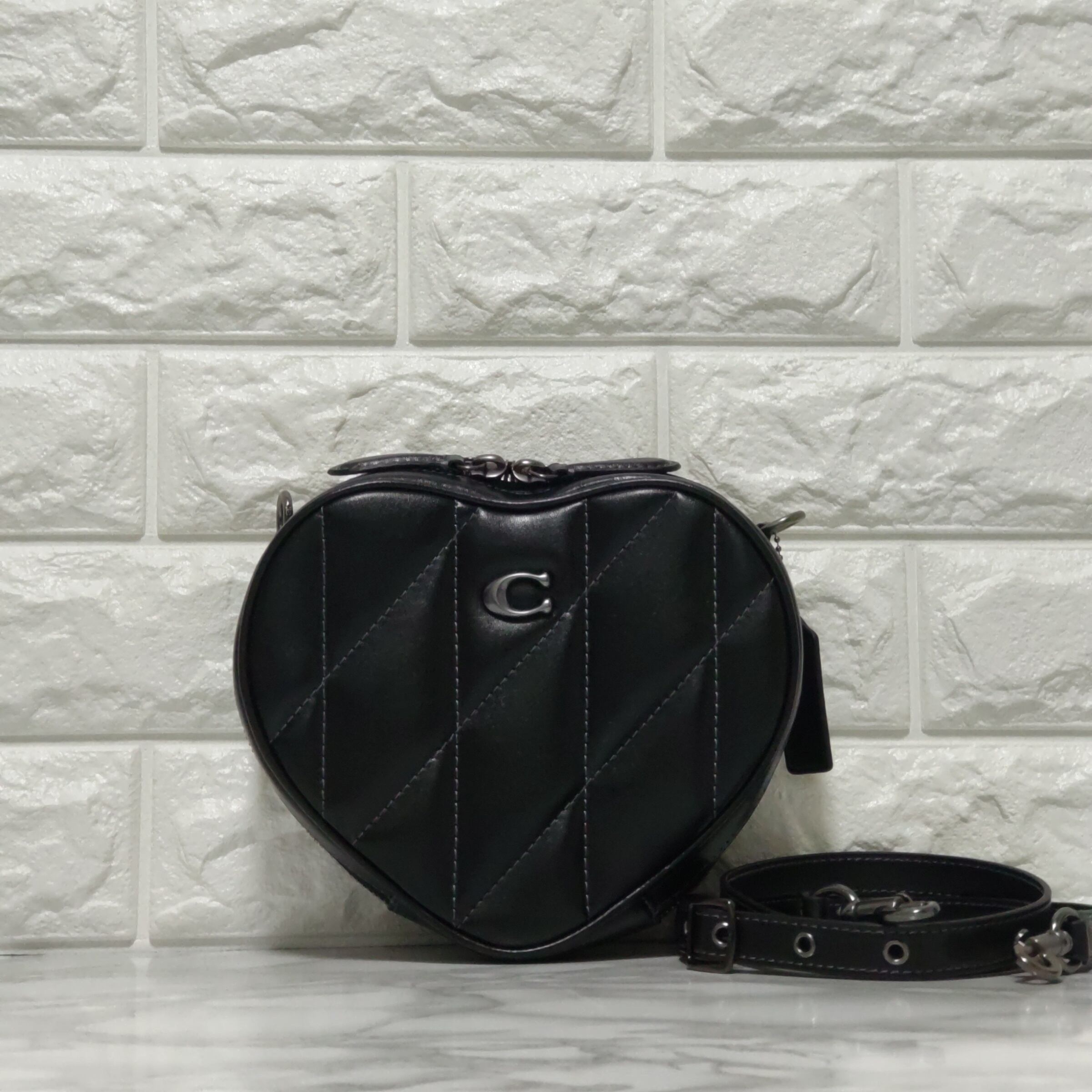 COACH コーチ ハート クロスボディ・キルティング ショルダー ブラック 