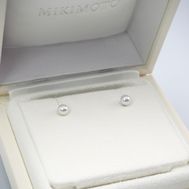 【現行品】MIKIMOTO パールピアス ピアス 18k ホワイトゴールド ミキモト 付属品付き　付属品付き