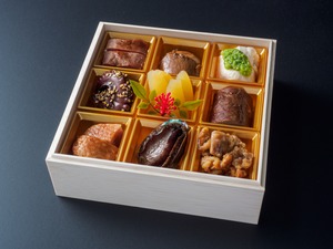2027年中華おせち三段重｜早割価格でのご予約（11/30まで）