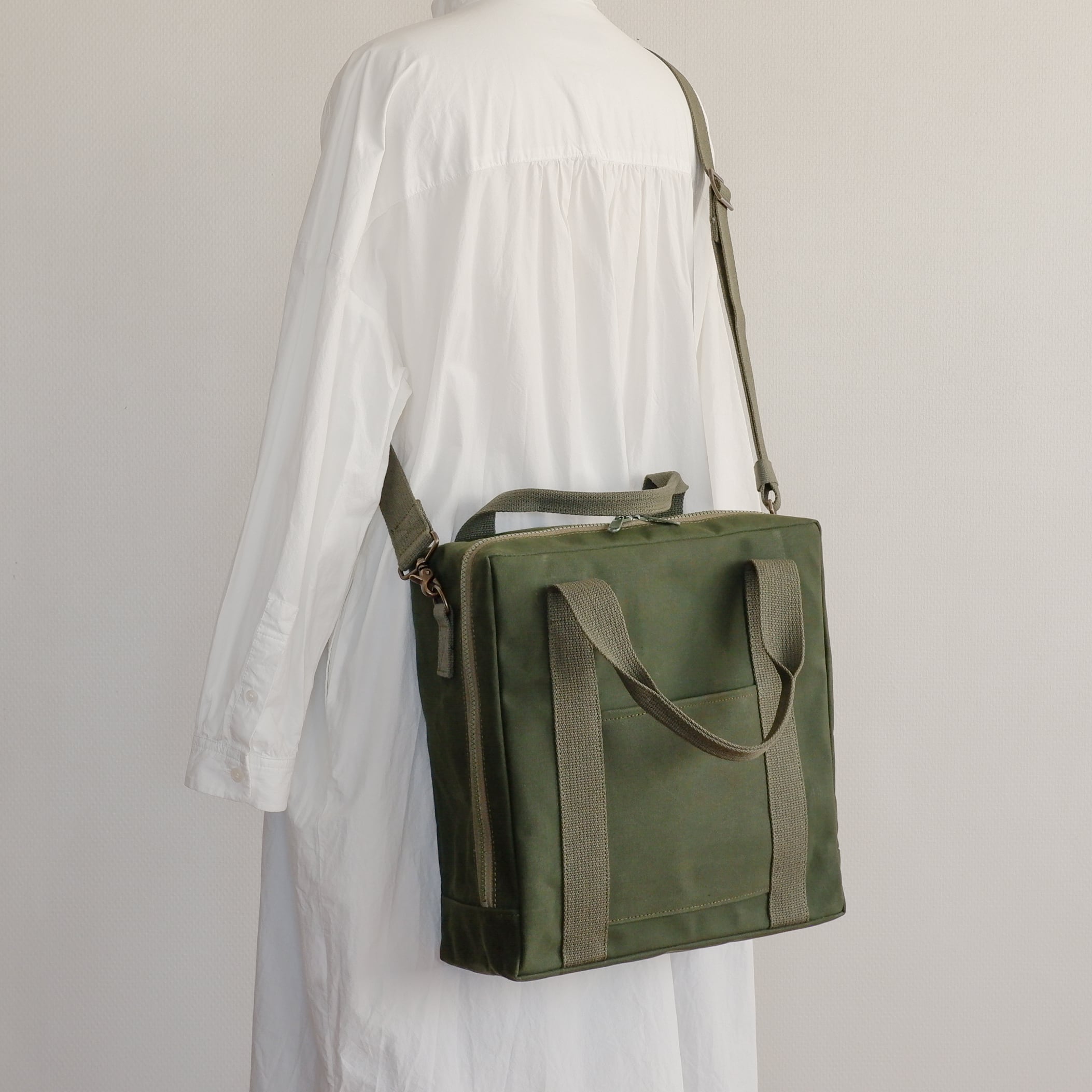 オリーブドラブの帆布バッグ | aoya bags | シンプルで少し変わった