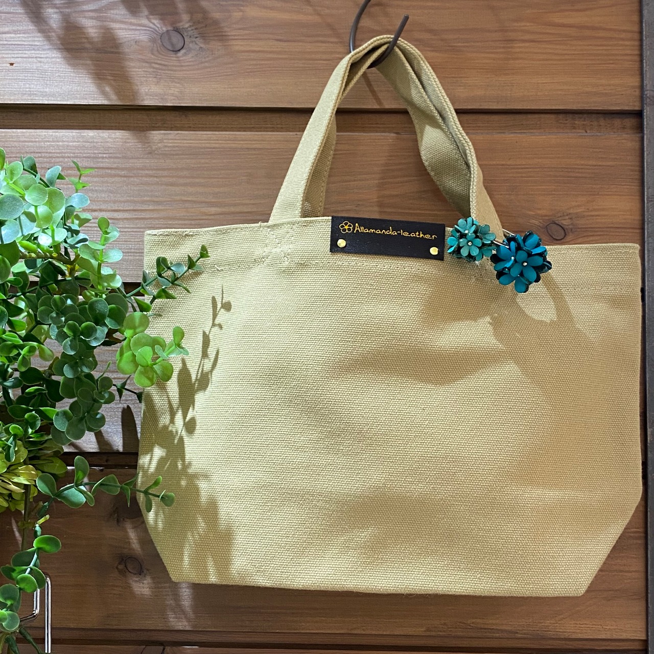 【完成品】ダブルフラワー カラビナチャーム(花色ブルー&ペールブルー) - 4