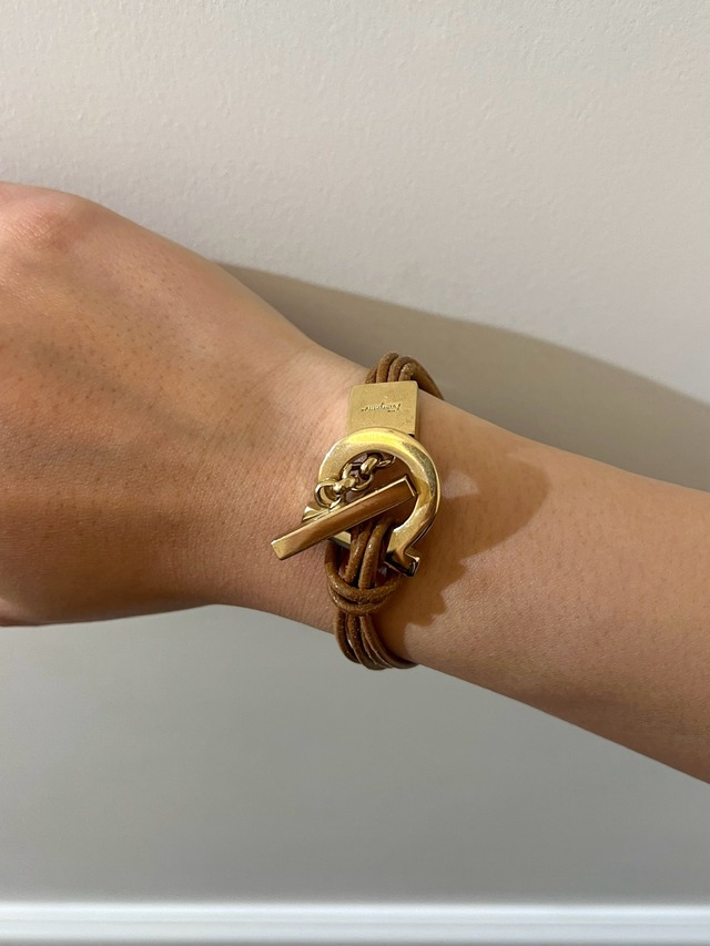 Salvatore Ferragamo / vintage gantini motif  brown leather bracelet .