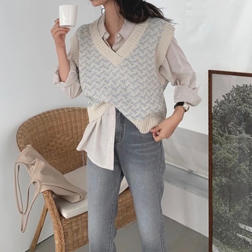 ユニークVネックベスト　　　　　《韓国ファッション　オルチャン》