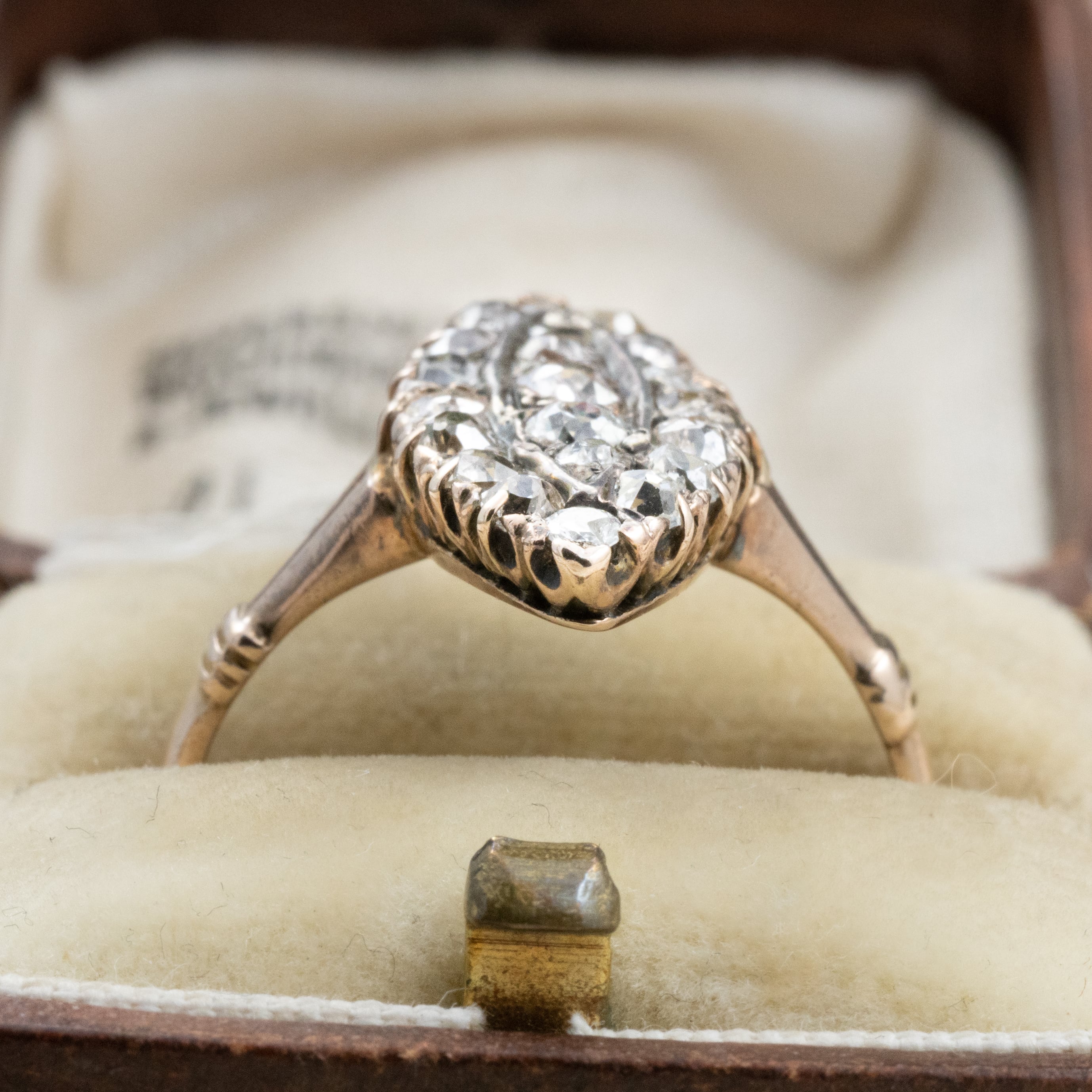 イギリスヴィンテージ K9 うさぎチャーム/アンティークネックレス