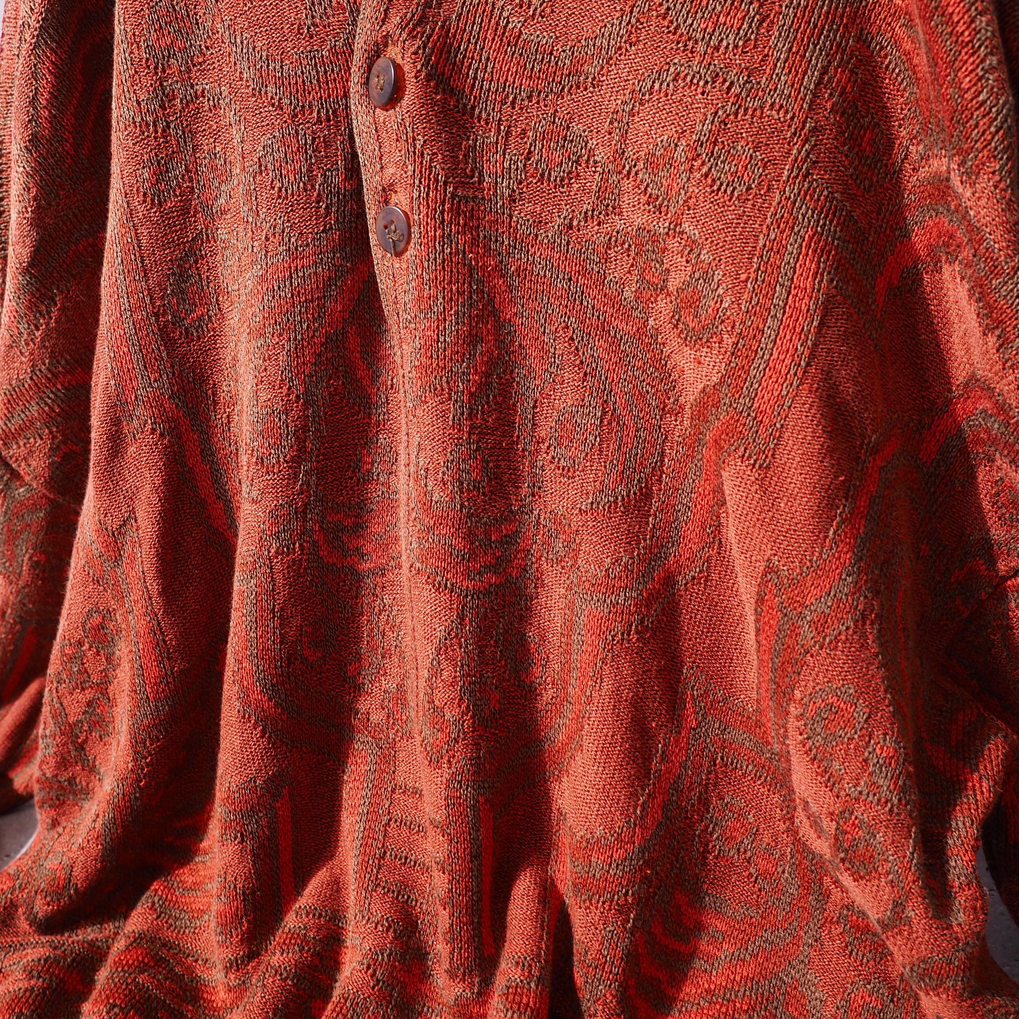 1980s Beautiful geometric patterns Embbossed vintage knit Polo