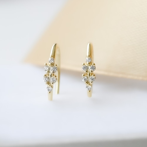 Zirconia-Studded Leaf Hook ﾋﾟｱｽ