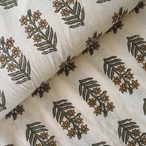 ブロックプリント生地【50cm単位】インド綿  花柄 生成り×カーキ #40710-KH1