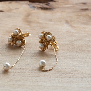 monshiro　cotton pearl alyssum earring
