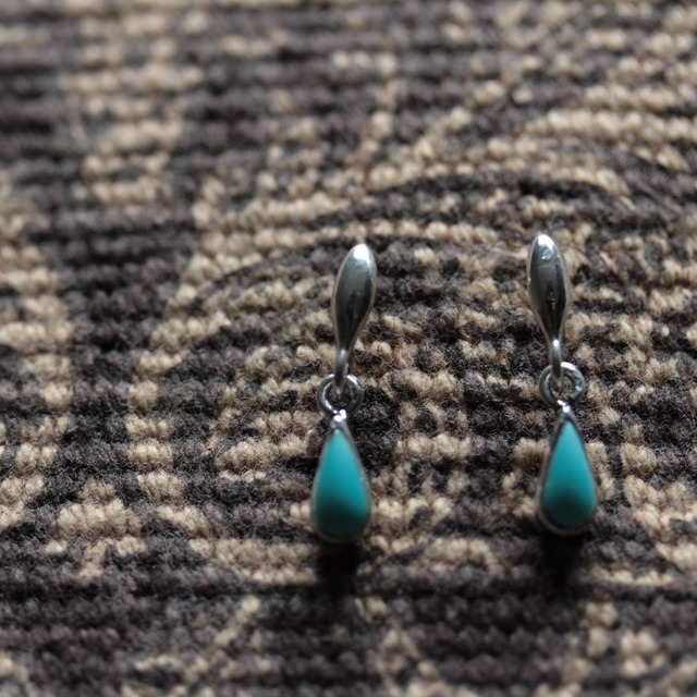 *Navajo silver925 teardrop ピアス