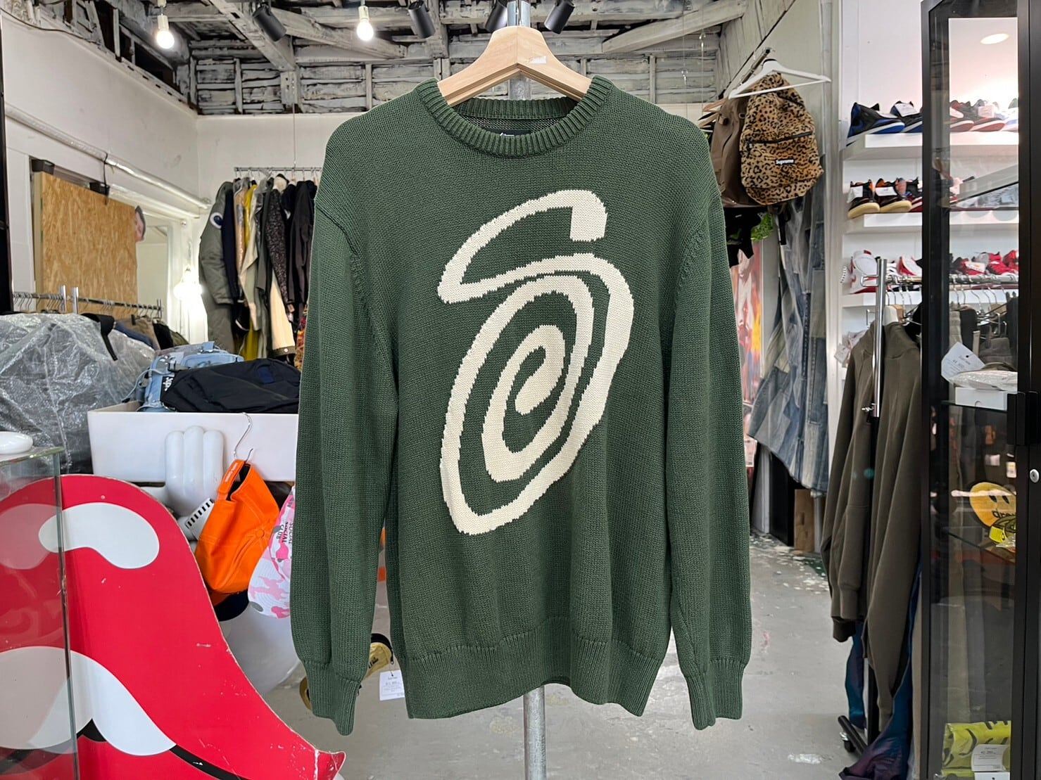 STUSSY CURLY S SWEATER OLIVE LARGE 03086 | BRAND BUYERS OSAKA